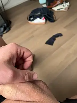 longdong00789 online show from April 2026 11:04:02 AM