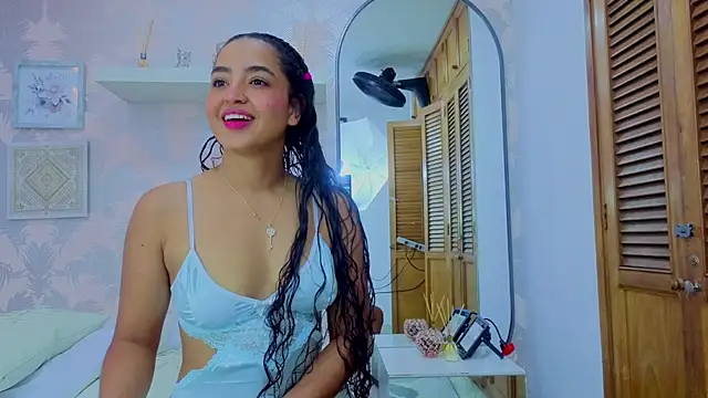 Emma Thompssonn online show from March 2026 11:48:01 AM