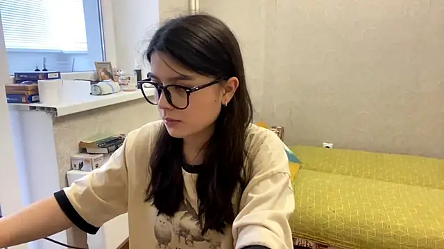 Snapshot of SaintMari chatting on June 2026 02:10:01 PM SaintMari online show from June 2026 02:10:01 PM