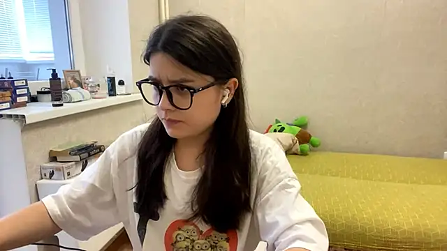 Snapshot of SaintMari chatting on June 2026 02:34:01 PM SaintMari online show from June 2026 02:34:01 PM
