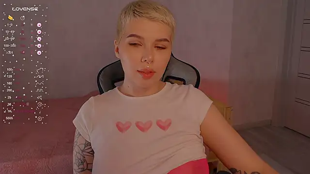 Snapshot of Elise_Day chatting on June 2026 01:48:01 PM Elise Day online show from June 2026 01:48:01 PM