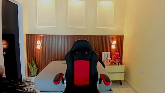 MARIE TAPNER online show from March 2026 12:39:02 PM