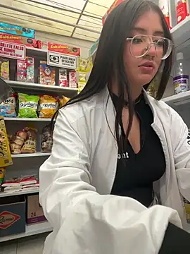 StrawberryPink  online show from February 2026 11:31:02 AM