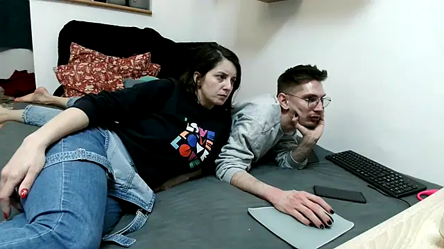 Crista-Elio online show from April 2026 04:59:02 PM