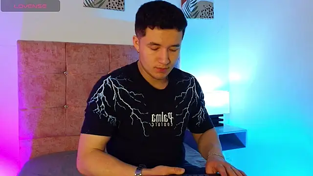 Alexander Connor online show from March 2026 12:01:01 PM