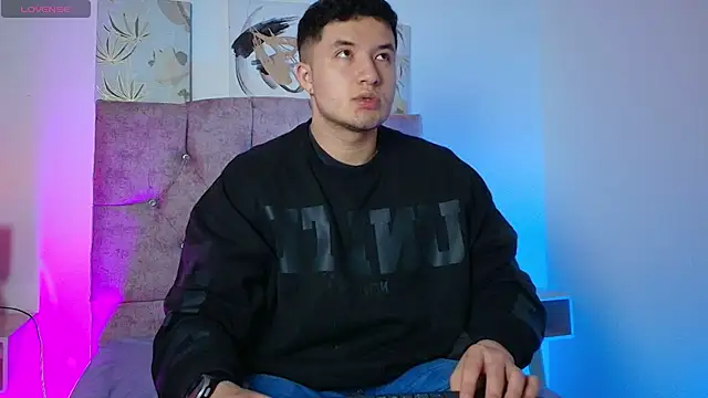 Alexander Connor online show from April 2026 12:06:01 PM