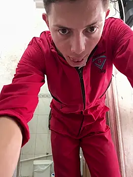 santiObrero online show from March 2026 05:18:02 PM