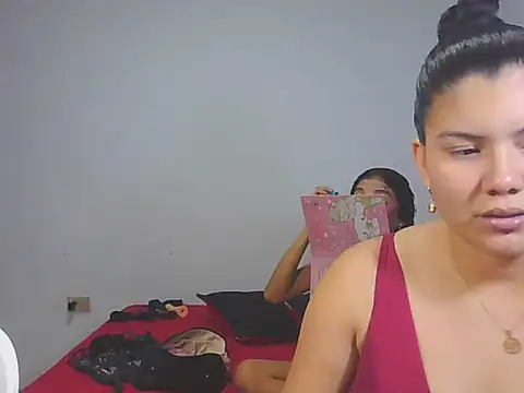 Helena-Paola online show from February 2026 03:11:01 AM