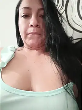 Snapshot of Katysaez chatting on May 2026 05:03:02 AM Katysaez online show from May 2026 05:03:02 AM