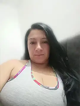Snapshot of Katysaez chatting on May 2026 04:41:02 AM Katysaez online show from May 2026 04:41:02 AM