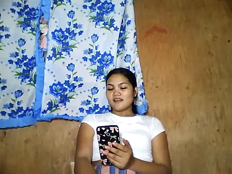 Snapshot of PinaySkinnyJust18 chatting on July 2026 04:25:01 AM PinaySkinnyJust18 online show from July 2026 04:25:01 AM