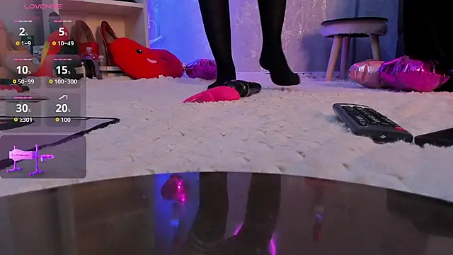 Snapshot of JolieStardust chatting on February 2026 01:51:01 PM JolieStardust online show from February 2026 01:51:01 PM