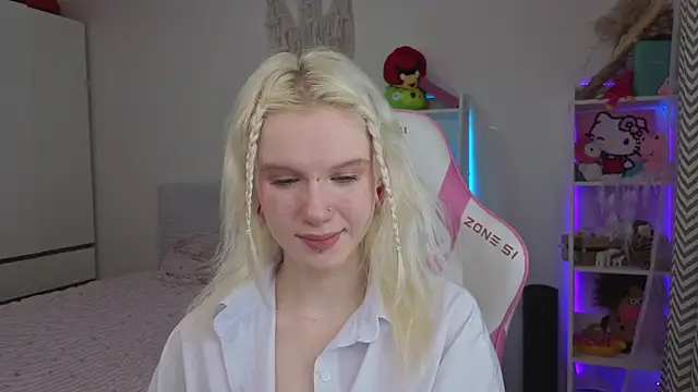 Mia WaterFall online show from April 2026 03:37:01 AM