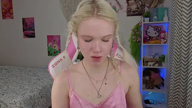 Mia WaterFall online show from May 2026 03:15:01 AM