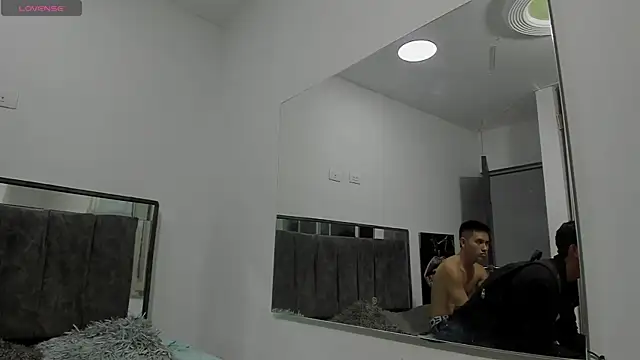 Snapshot of CamiloAndYury chatting on January 2026 07:28:02 PM CamiloAndYury online show from January 2026 07:28:02 PM