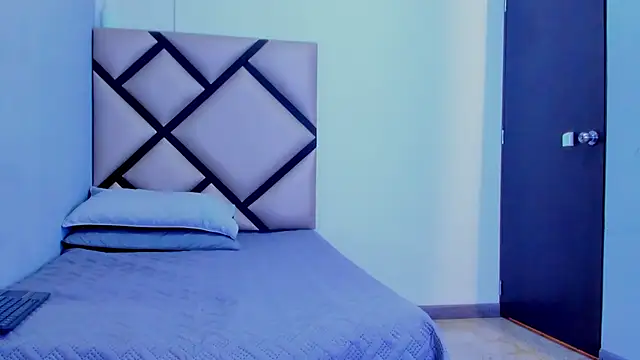 Snapshot of Outlook2053 chatting on February 2026 07:32:02 PM Outlook2053 online show from February 2026 07:32:02 PM