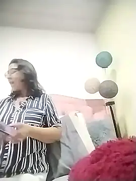 RosseLaure online show from February 2026 01:37:02 AM