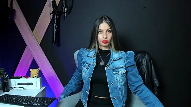 Snapshot of GoddesLeila chatting on May 2026 04:25:02 PM GoddesLeila online show from May 2026 04:25:02 PM