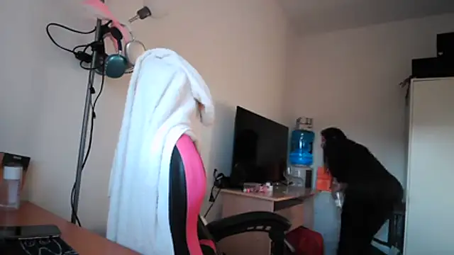 Yulian Milf online show from February 2026 04:50:01 PM