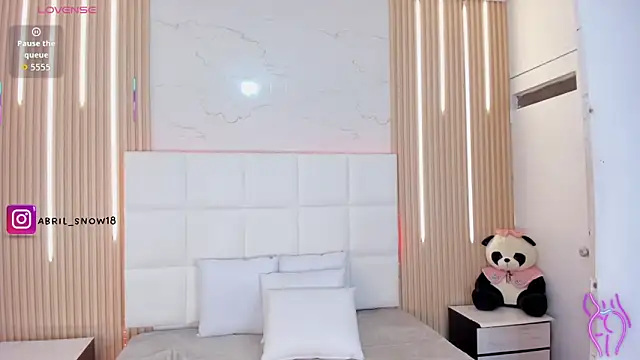 abril snow online show from March 2026 07:39:01 PM