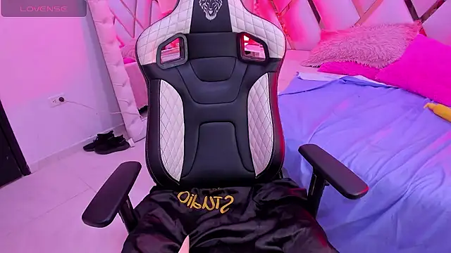 tatiana  ayala online show from February 2026 06:26:01 AM