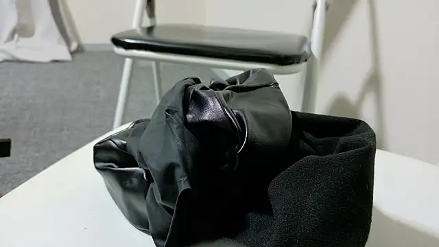 kyuleather online show from April 2026 08:06:01 AM