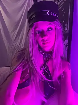 luxxlola online show from February 2026 06:10:02 AM