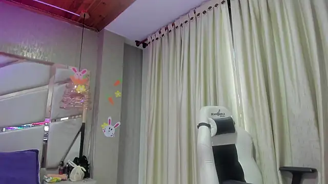 francis 20 online show from April 2026 01:14:01 PM