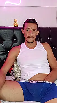 juanmaur22 online show from March 2026 01:39:01 PM