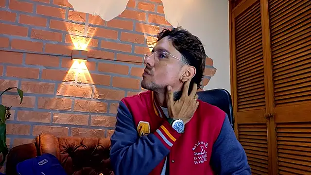 mister eithan online show from February 2026 02:26:01 AM