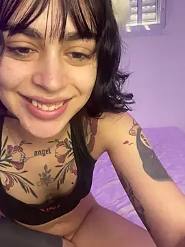 Snapshot of ariane_kimiko chatting on May 2026 12:33:01 PM ariane kimiko online show from May 2026 12:33:01 PM