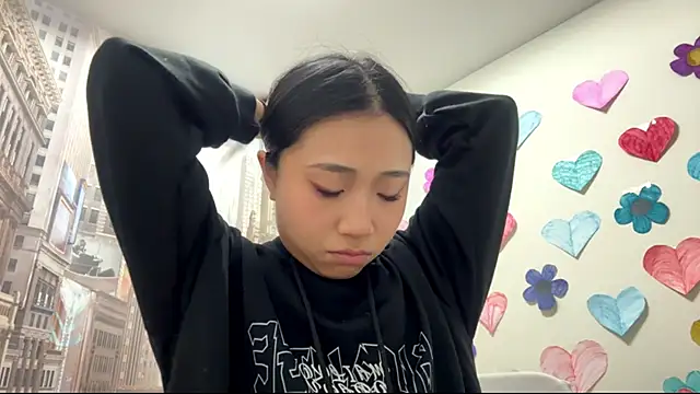 SweetMiaXO online show from March 2026 04:02:02 PM