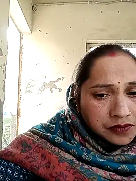 Cute-karisma1234 online show from February 2026 03:04:01 AM