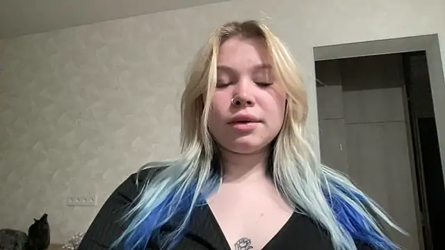 Lulu Di online show from March 2026 08:37:01 PM