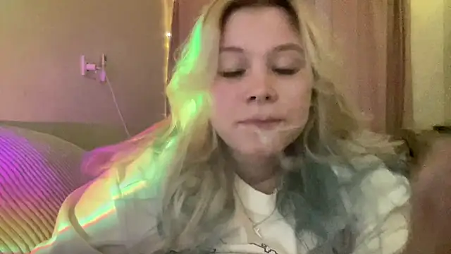 Lulu Di online show from March 2026 08:34:01 PM