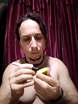 Snapshot of AxelFrost chatting on July 2026 01:21:01 AM AxelFrost online show from July 2026 01:21:01 AM