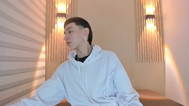 lian cameron online show from February 2026 04:10:01 AM