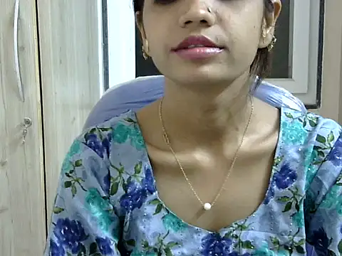 Snapshot of Kulsum_S chatting on March 2026 01:00:01 PM Kulsum S online show from March 2026 01:00:01 PM