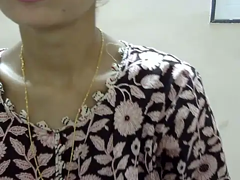 Snapshot of Kulsum_S chatting on May 2026 01:05:01 PM Kulsum S online show from May 2026 01:05:01 PM