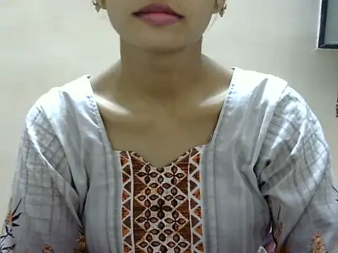 Snapshot of Kulsum_S chatting on June 2026 01:24:02 PM Kulsum S online show from June 2026 01:24:02 PM