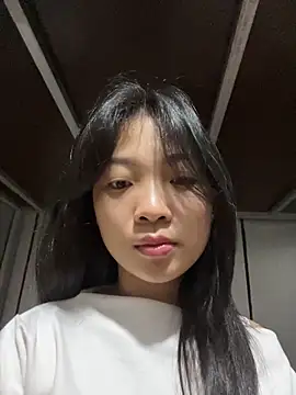 Snapshot of Lyn-be99 chatting on April 2026 01:29:01 AM Lyn-be99 online show from April 2026 01:29:01 AM