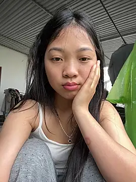 Snapshot of Lyn-be99 chatting on May 2026 05:01:02 AM Lyn-be99 online show from May 2026 05:01:02 AM