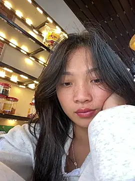 Snapshot of Lyn-be99 chatting on May 2026 05:47:01 AM Lyn-be99 online show from May 2026 05:47:01 AM