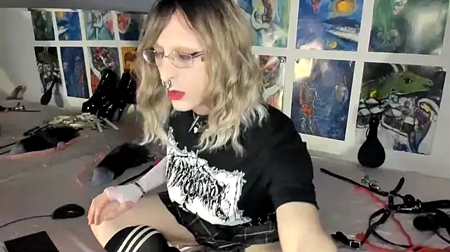 Miaxma online show from April 2026 05:07:01 PM