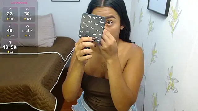 Laia white online show from April 2026 11:59:01 AM