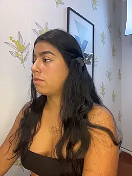 Laia white online show from April 2026 12:29:02 PM