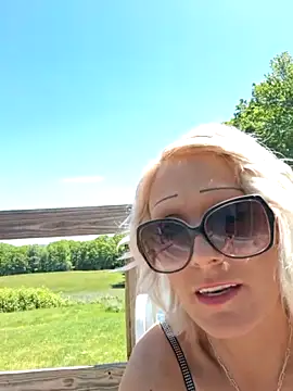 BeautifulFire23 online show from June 2026 04:23:01 PM