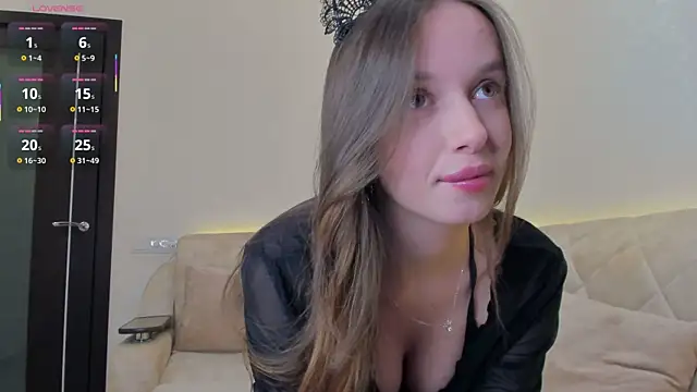 SweetSolana online show from June 2026 11:18:02 PM