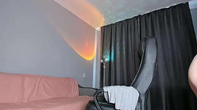 emy lovee online show from March 2026 04:31:01 AM