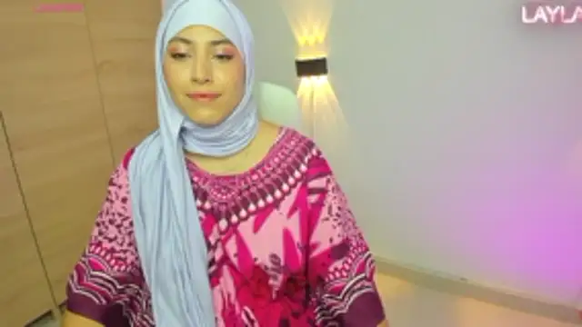 LAY LA  online show from April 2026 09:20:02 PM